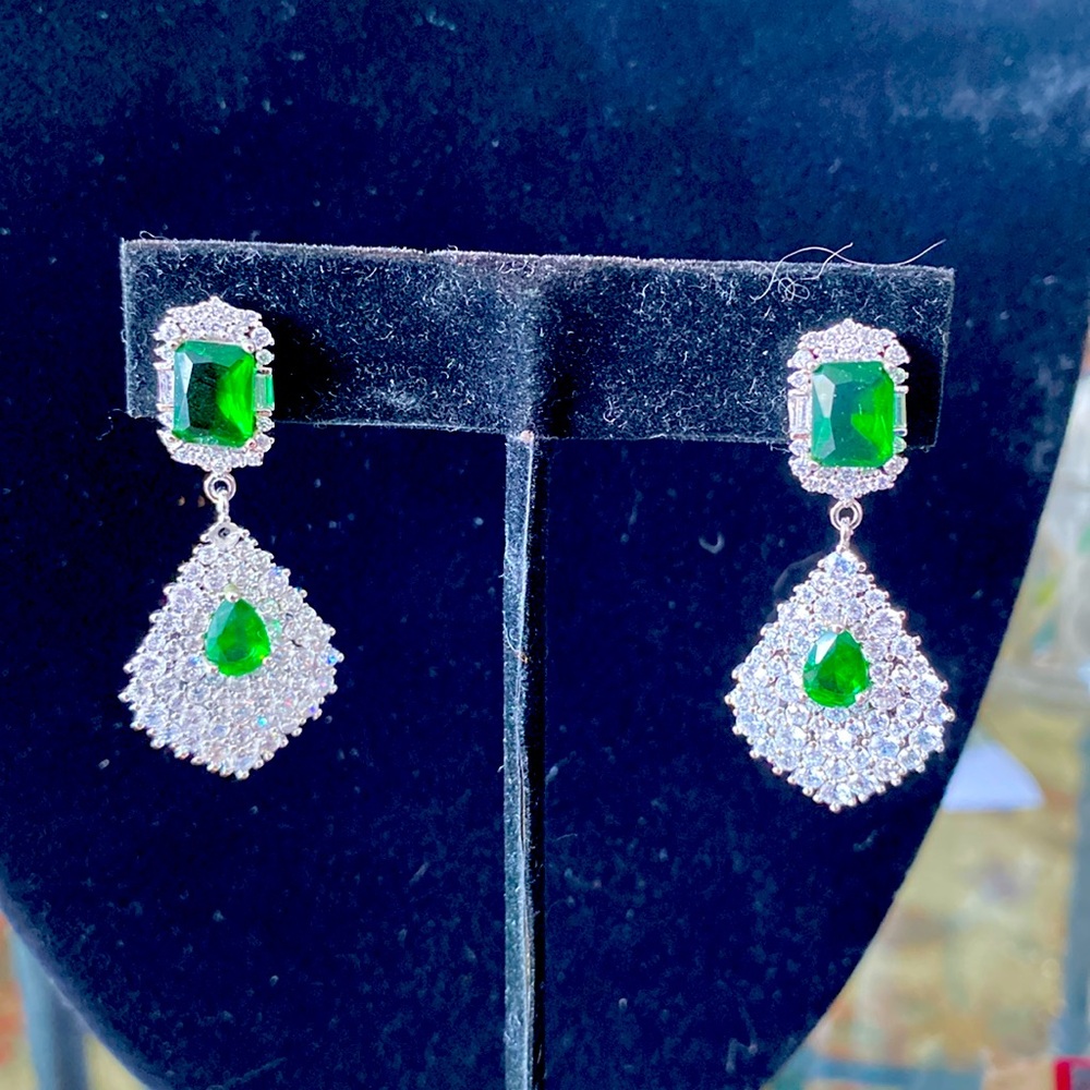 GORGEOUS GORGEOUS EARRINGS ONE IF A KIND